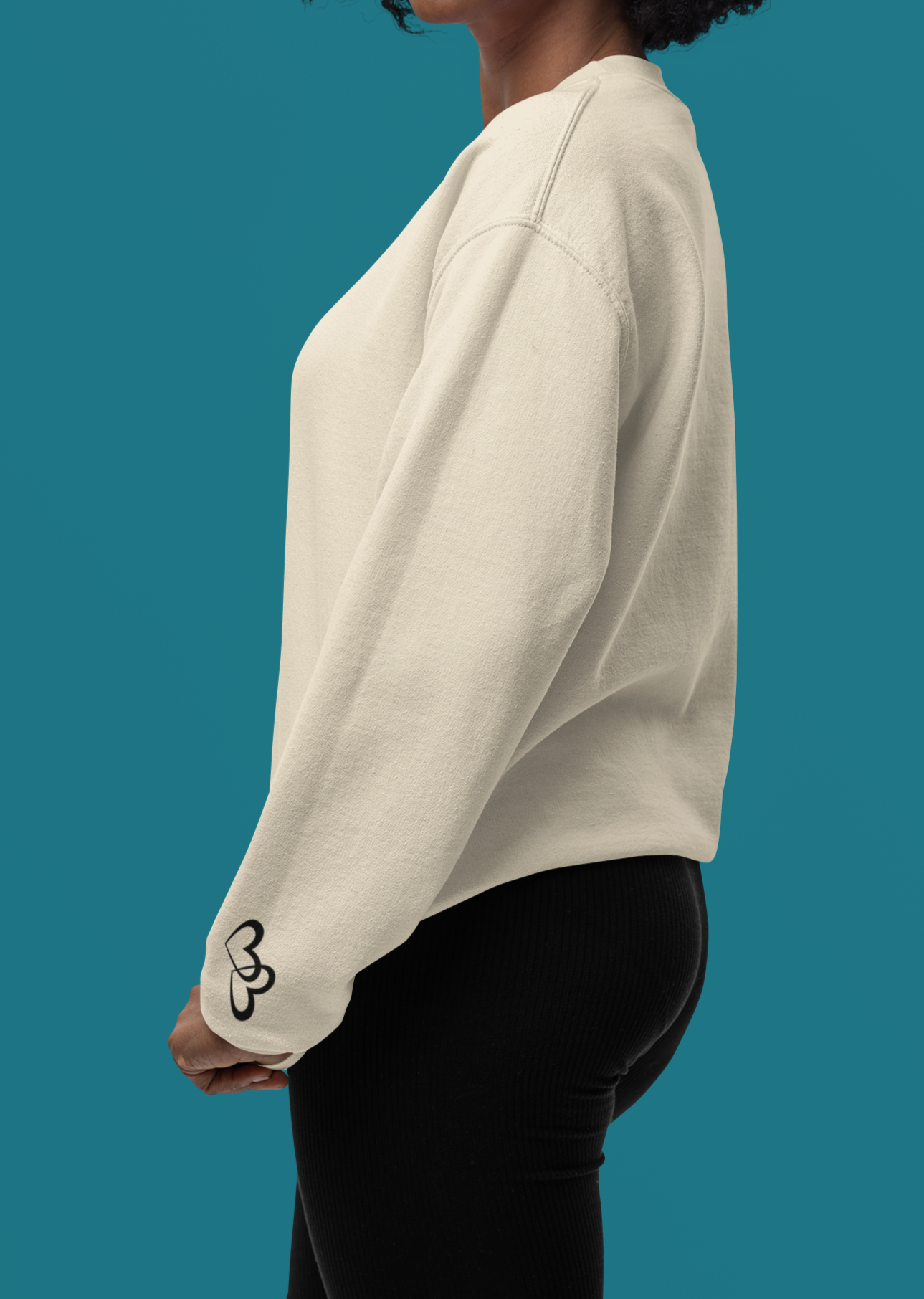 Custom Mama Est 2024 Holding Heart Sleeve Sweatshirt